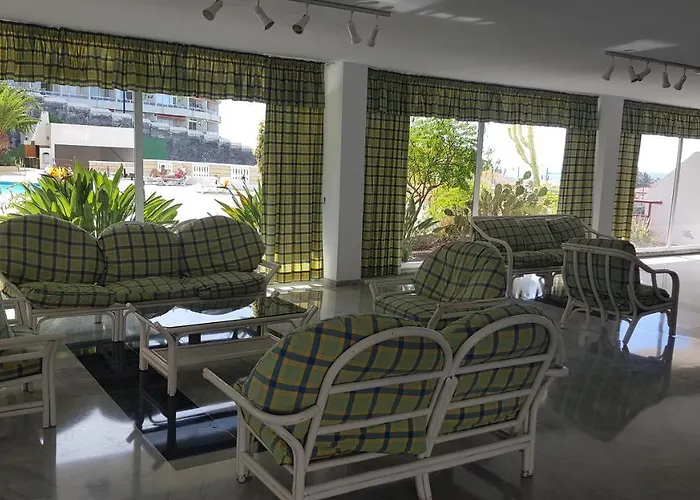 Playa De La Arena * Puerto de Santiago